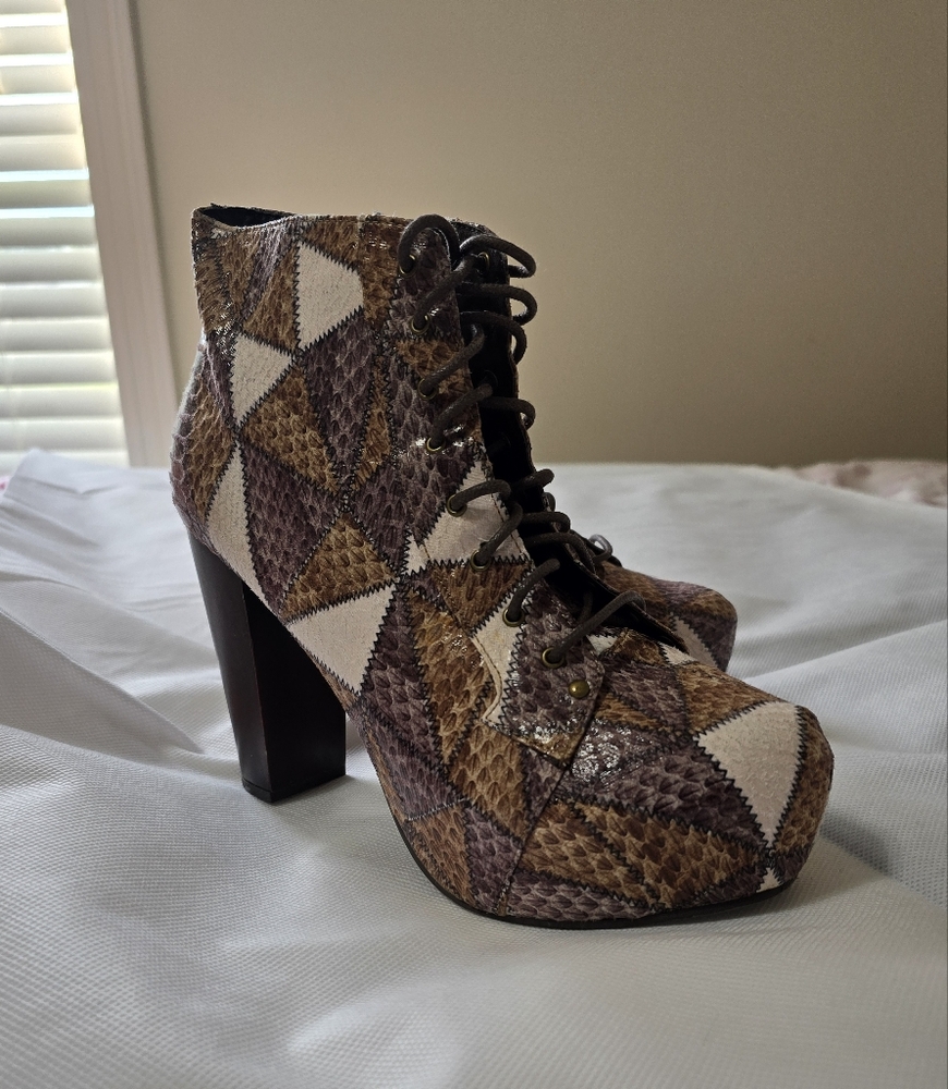 Bucco Brown and Cream Lace Up Boots with Luxurious Design